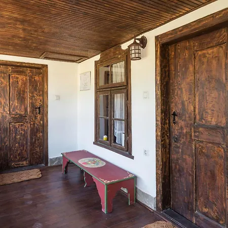 Augusta's Authentic Pchelnik (Varna)