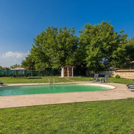 Villa Augusta's Authentic Pchelnik (Varna)