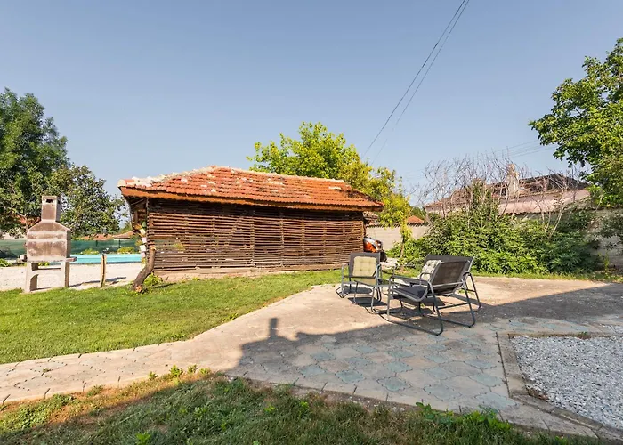 Willa Augusta's Authentic *