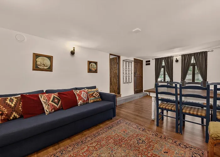 Augusta's Authentic Willa