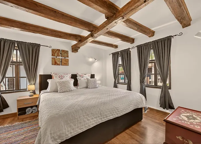 Augusta's Authentic Willa *