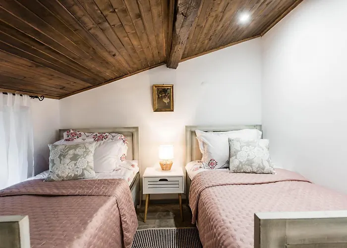 Willa Augusta's Authentic Pchelnik (Varna)